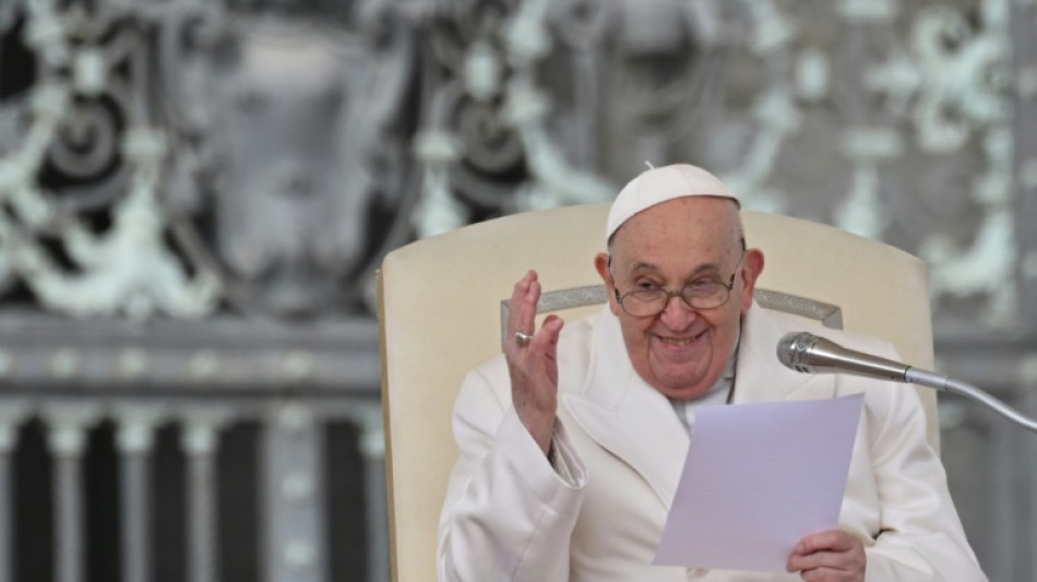 Amours et santé: le pape se dévoile dans une autobiographie