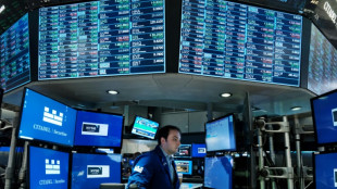 Wall Street conclut en petite baisse après un solide mois de juillet