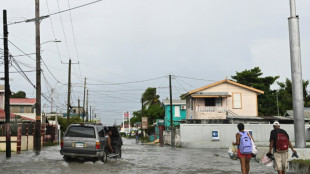 Lisa devient tempête tropicale au Belize, l'Amérique centrale reste en alerte