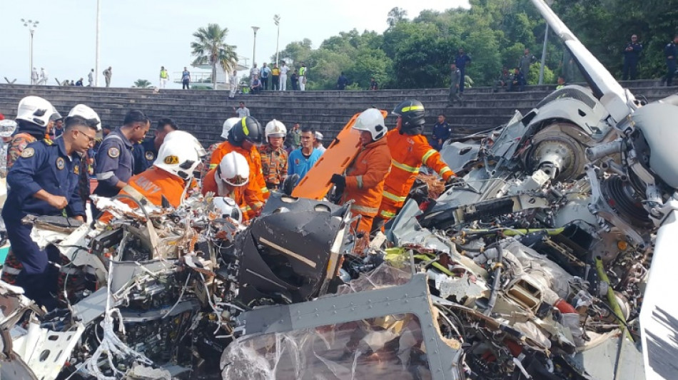 Colisão de helicópteros militares na Malásia deixa 10 mortos