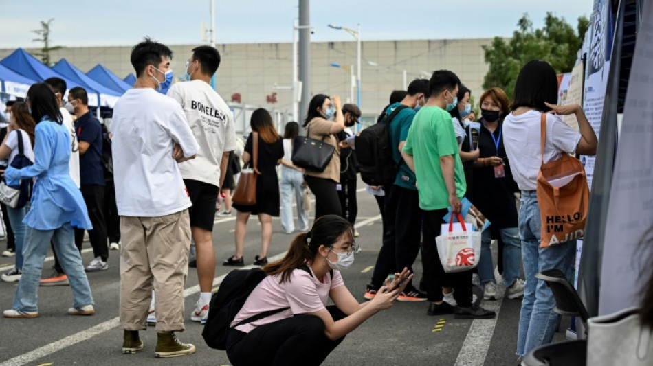 En Chine, jeunes recherchent emploi désespérément 