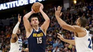 Jokic mantiene a Nuggets en la cima y Mavs jugarán los playoffs ante Clippers