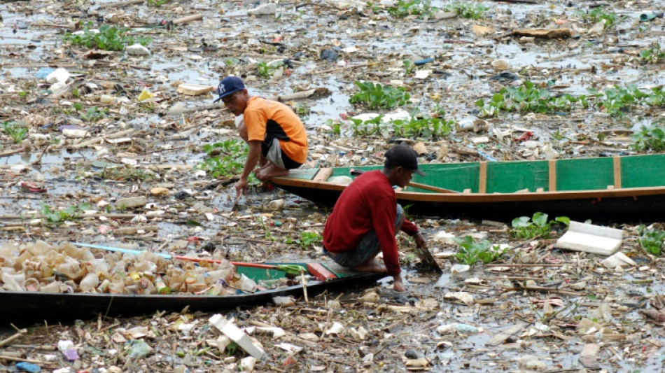 Countries tussle at 'rocky' global plastic talks