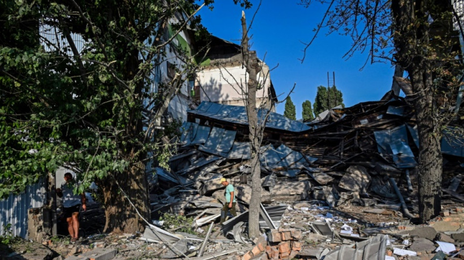 L'Ukraine dénonce un massacre de civils dans une gare, Moscou dit avoir tué des soldats