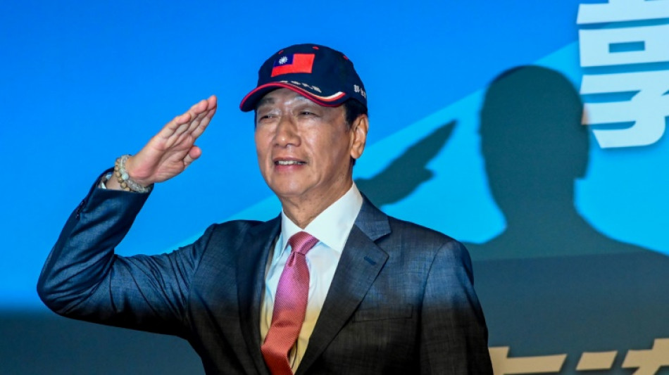 Dono da Foxconn anuncia candidatura à presidencia em Taiwan