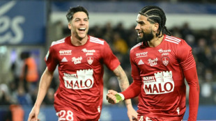 Brest vence Strasbourg (3-0) e se consolida na vice-liderança da Ligue 1