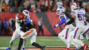 NFL: le joueur des Bills toujours dans un "état critique" après un choc durant un match