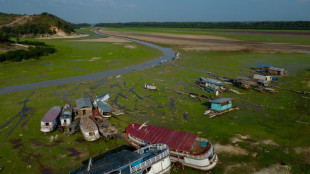 La sequía perturba la vida de los habitantes de Manaos, en la Amazonía