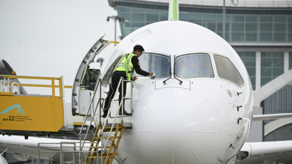 China exhibe en Hong Kong su avión C919 de fabricación local