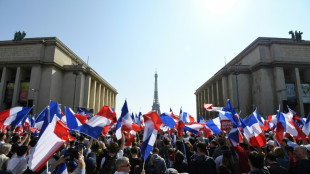 Présidentielle: dimanche crucial pour les principaux candidats, Macron exhorte à voter