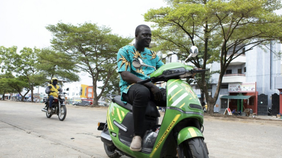 A Cotonou et à Lomé, les motos électriques gagnent du terrain