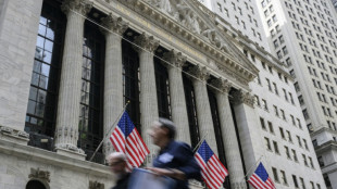 Wall Street en ordre dispersé au début d'une semaine économique chargée