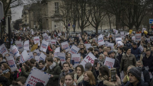 A Paris, les anti-IVG marchent aussi contre la loi sur la fin de vie