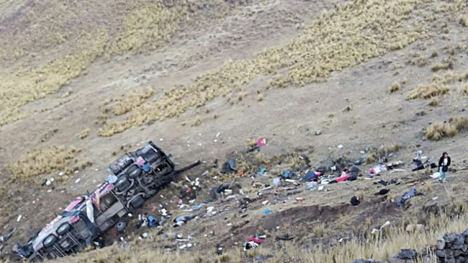 At least 21 dead in Peru after bus falls into ravine