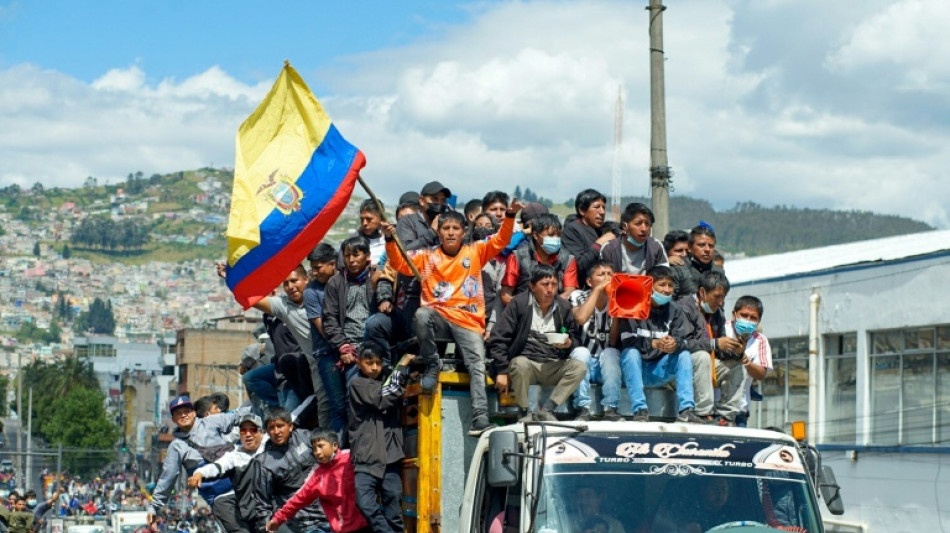 Miles de indígenas y estudiantes marchan en Quito en protesta antigobierno