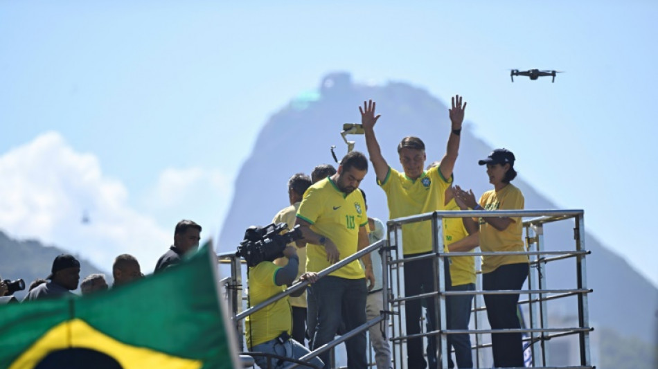 Bolsonaro diz em ato no Rio que Musk 'preserva a liberdade'