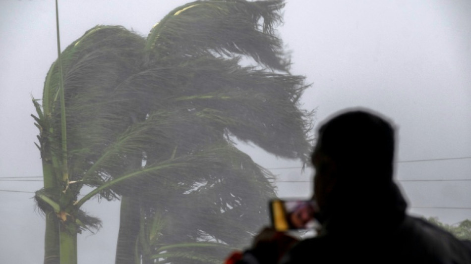 El huracán Ian, "extremadamente peligroso", toca tierra en Florida