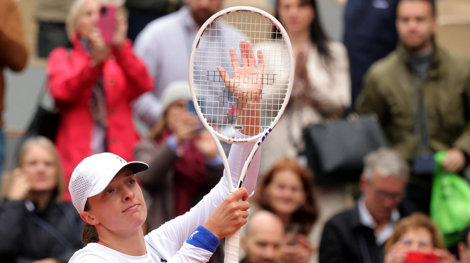 Roland Garros: Swiatek senza rivali, ai quarti con un doppio 6-0