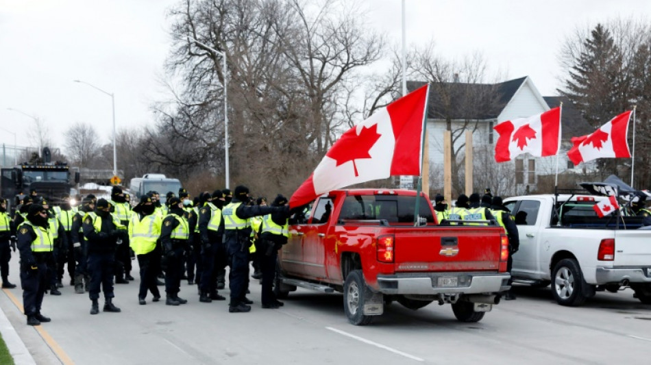 Reabre paso fronterizo clave entre Canadá y EEUU tras bloqueo contra medidas anticovid