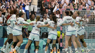 Hand: les Bleues assurent l'essentiel pour démarrer