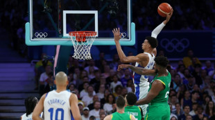 Brasil joga bem, mas perde para França no basquete masculino dos Jogos