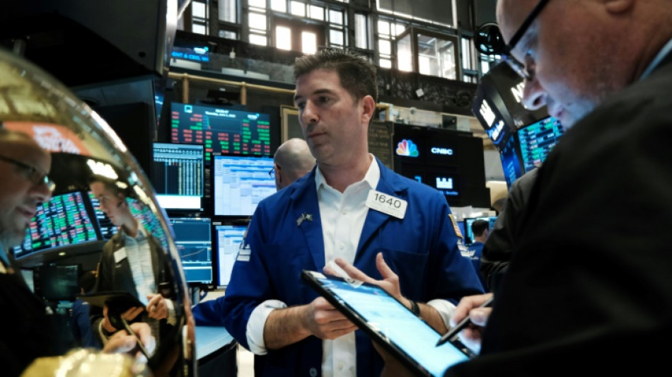 US stocks push higher as eurozone slips into recession