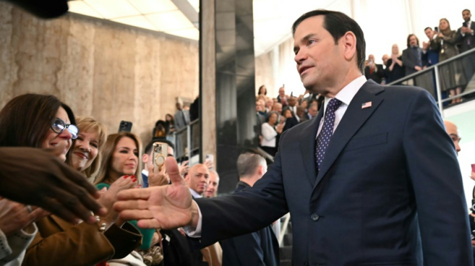 Rubio chega ao Panamá em meio a ameaças de retomar o canal