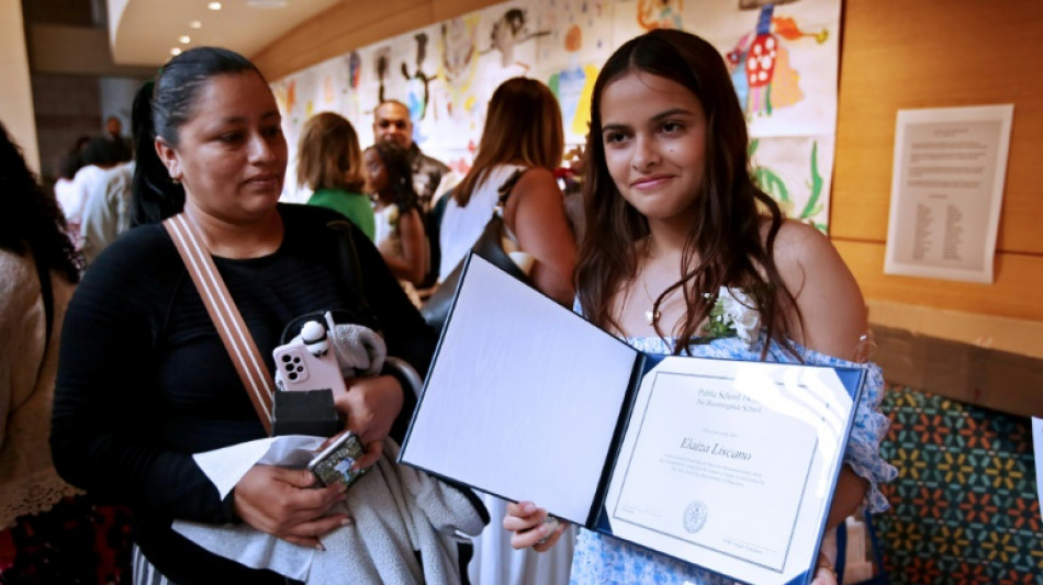Escolas de NY enfrentam desafio para receber milhares de estudantes migrantes
