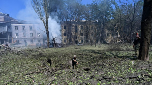 Ukraine: Poutine défie l'Otan, son armée pilonne les villes du Donbass