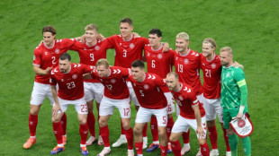 Los futbolistas daneses renuncian a un aumento para mejorar las primas de sus compañeras