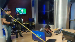 Five Ecuador TV stations receive letter bombs, one explodes