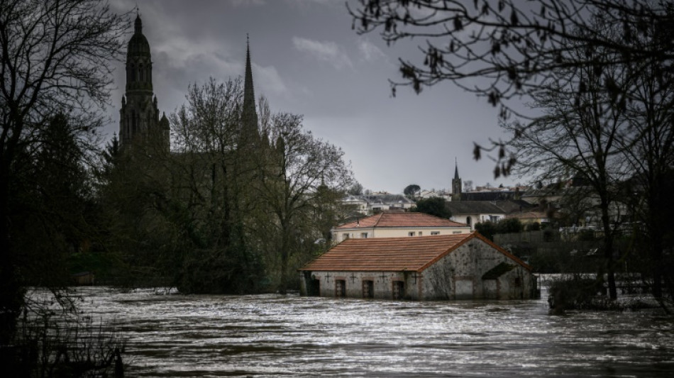 Tempête Louis: courant rétabli dans 70.000 foyers, 20.000 encore privés d'électricité, selon Enedis