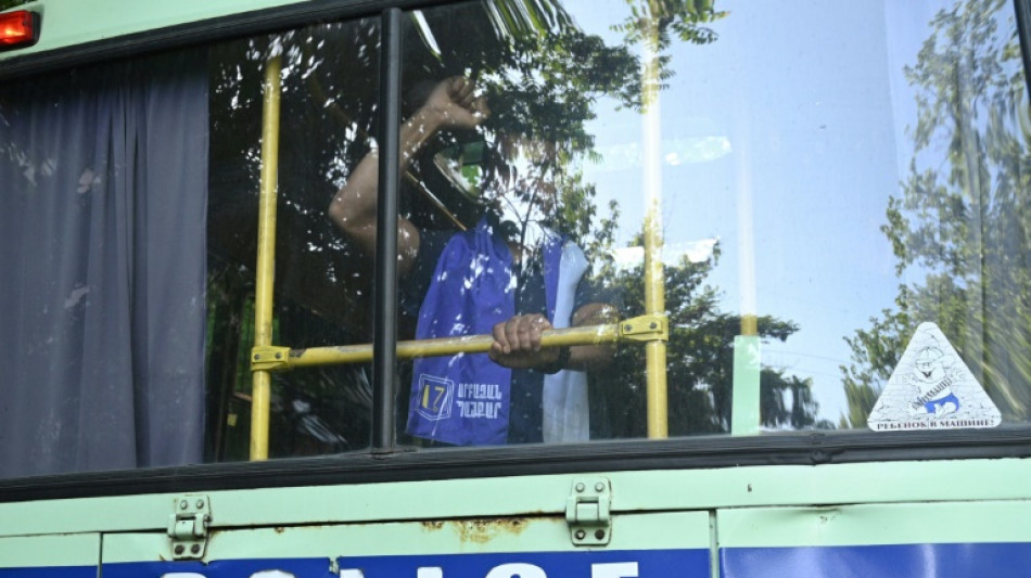 Más de 200 manifestantes opositores detenidos en Armenia