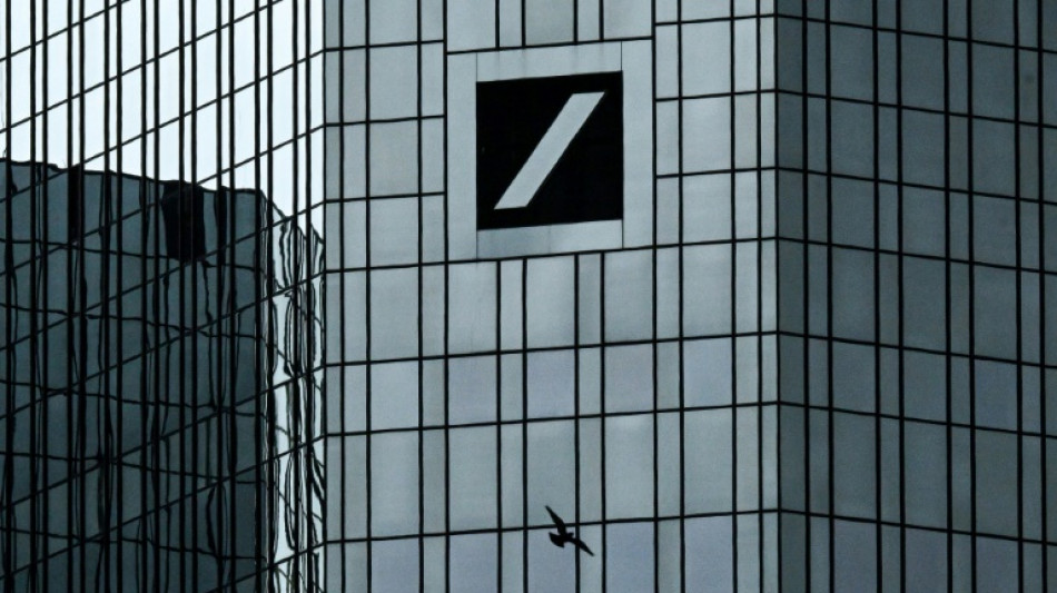 Deutsche Bank im zweiten Quartal mit Verlust wegen Rückstellung für Rechtsstreit 