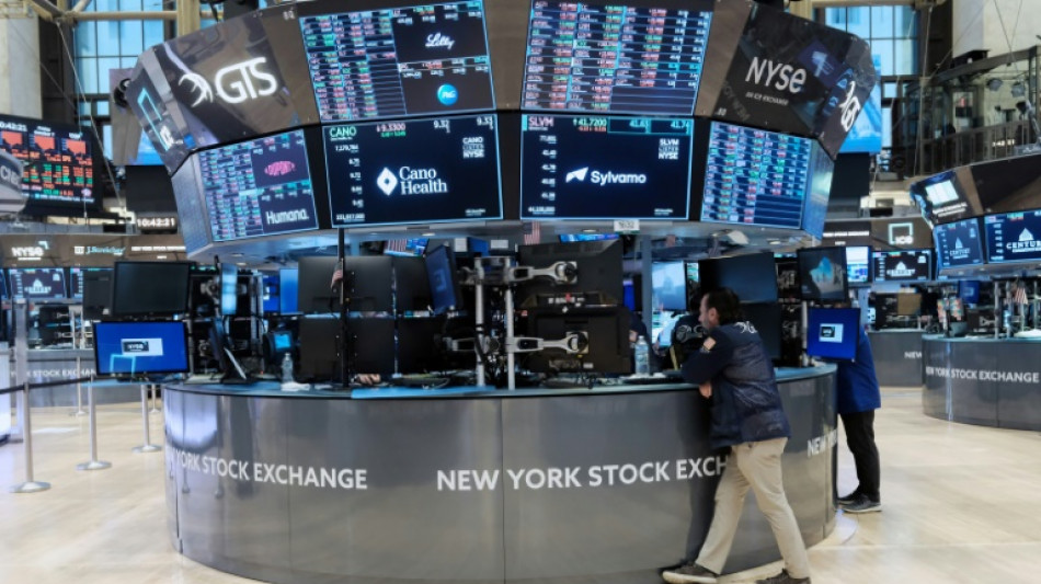 La Fed encore loin de faire une pause sur les taux, Wall Street recule