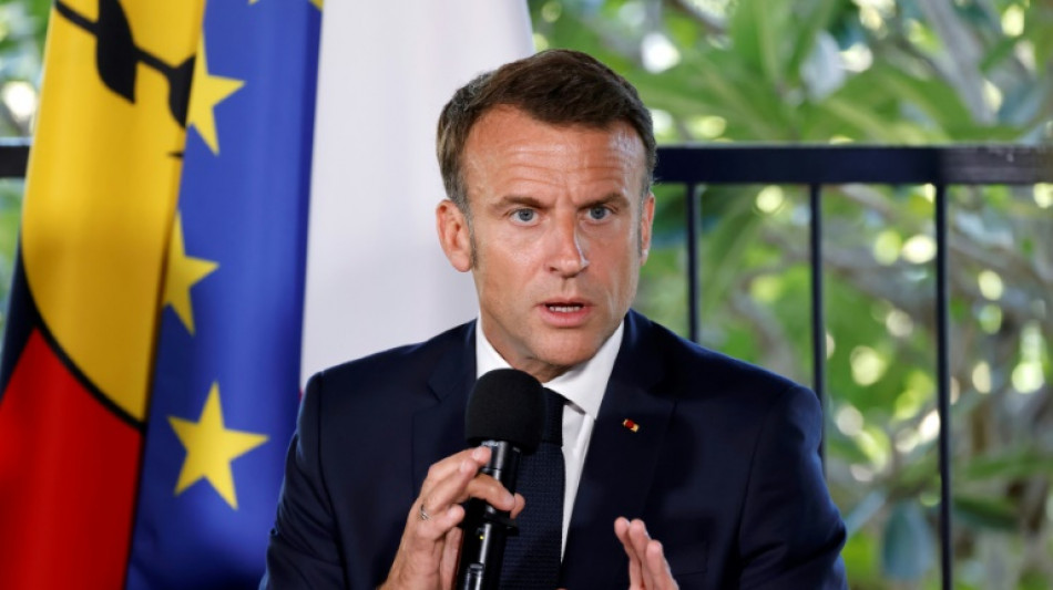 Macron arrive en Nouvelle-Calédonie où il vise le retour à "la paix" et au "dialogue"