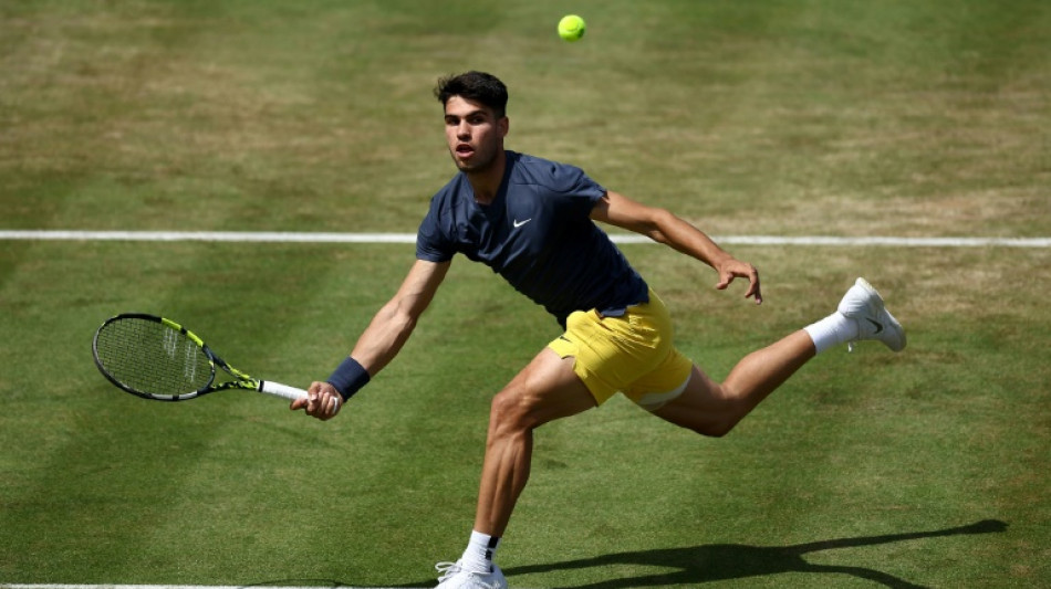 Tras su pronta eliminación en Queen's, Alcaraz cede el N.2 de la ATP a Djokovic