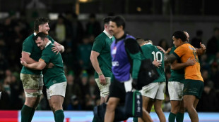 Scrappy Ireland give Farrell winning sending-off