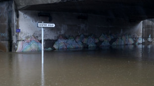 Cyclone Belal: derniers préparatifs avant confinement à La Réunion