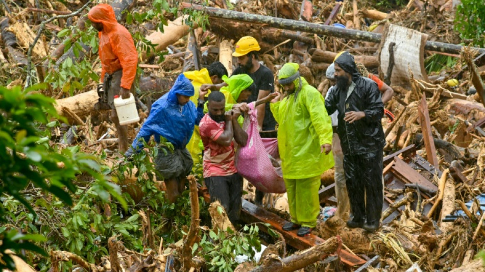 Inde: 122 morts après des glissements de terrain dans des plantations de thé