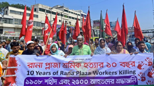 Manifestantes exigen justicia tras 10 años del derrumbe de una fábrica textil de Bangladés