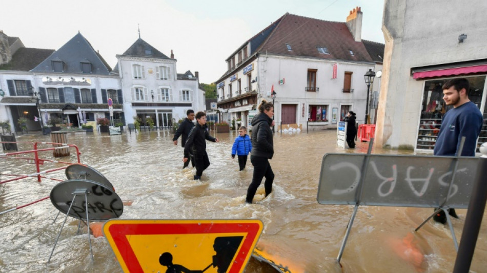 Kirk: tendance générale à la décrue, seule la Seine-et-Marne reste en vigilance rouge