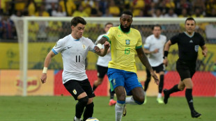 Brasil pressiona, mas empata com o Uruguai (1-1) pelas Eliminatórias