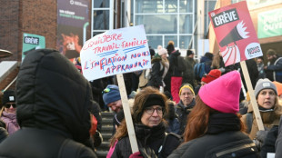 Hundreds of thousands of civil servants go on strike in Quebec