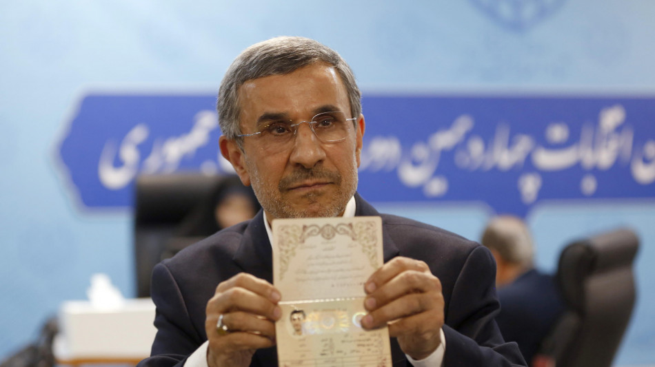 Iran, ex leader Ahmadinejad si candida alle presidenziali