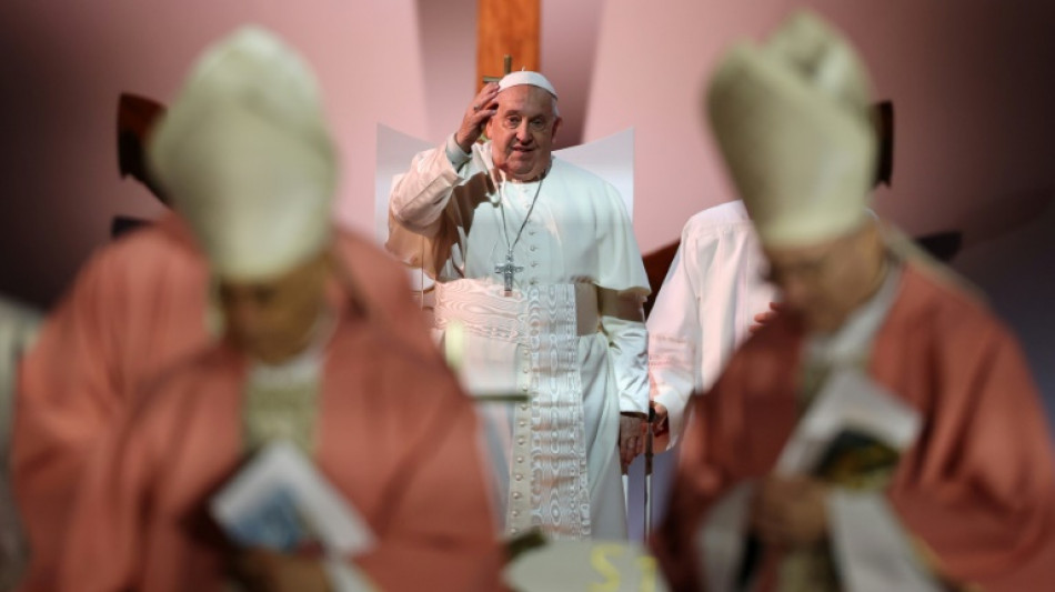 El papa denuncia los excesos del sistema financiero que "pisotea a las personas"