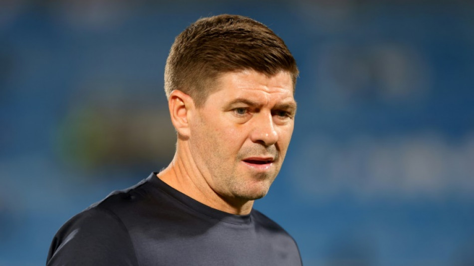 Steven Gerrard deixa comando do saudita Al-Ettifaq