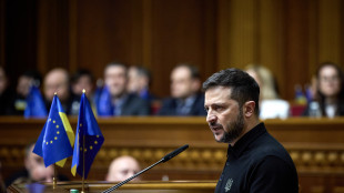 Zelensky, 'fare presto sui 50 miliardi, servono per i droni'