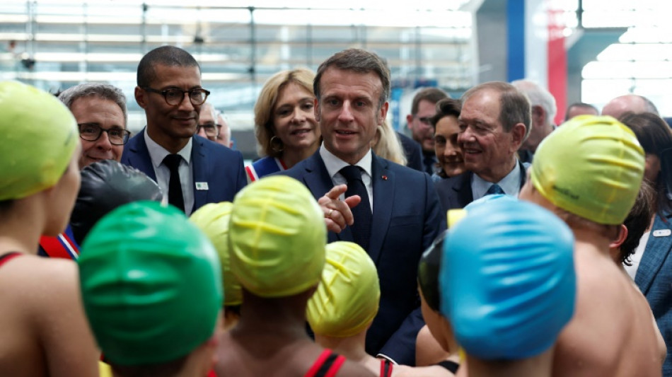 Macron visita la Villa Olímpica, la organización afina la inauguración