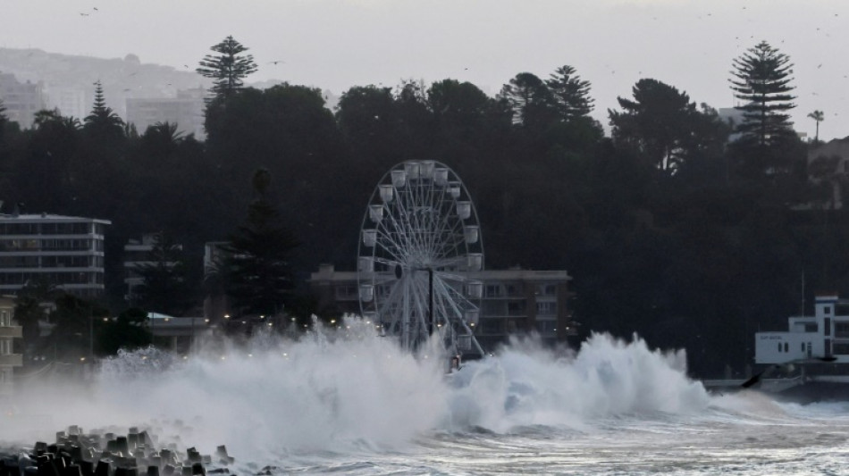 Peru e Chile mantêm alerta no litoral por possibilidade de ondas extremas